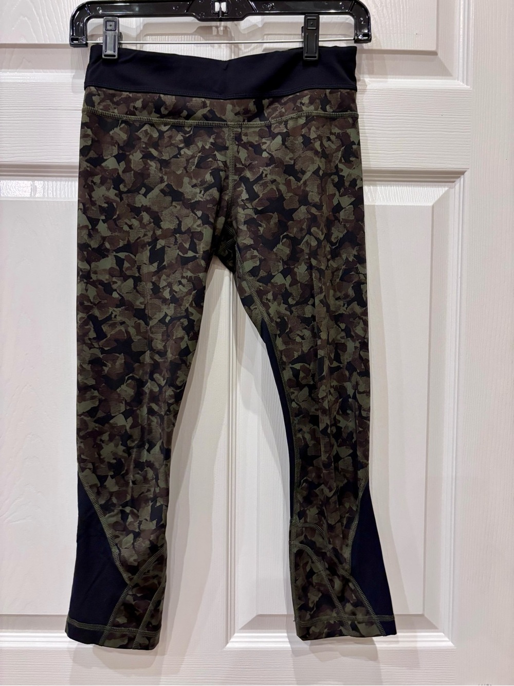 Lululemon Camouflage Active Leggings - Olive Green Size 4
